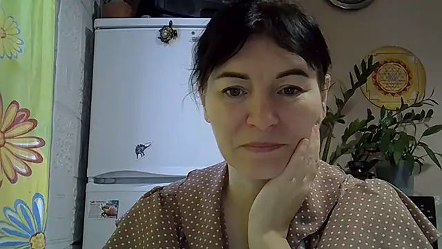 Snapshot of Krystal_82 chatting on November 2025 09:12:02 AM Krystal 82 online show from November 2025 09:12:02 AM