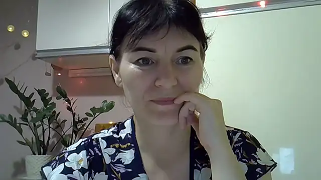 Snapshot of Krystal_82 chatting on October 2025 10:20:01 PM Krystal 82 online show from October 2025 10:20:01 PM