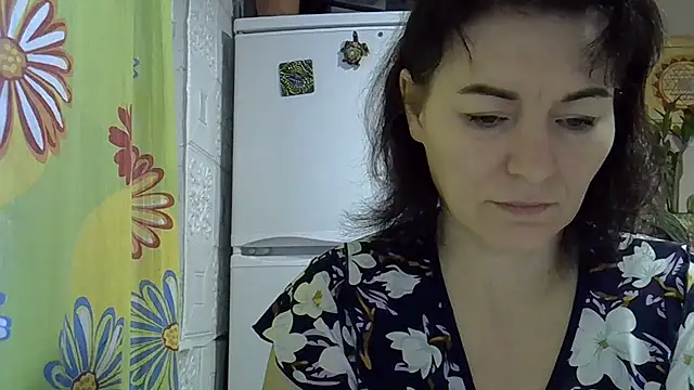 Snapshot of Krystal_82 chatting on November 2025 06:47:02 AM Krystal 82 online show from November 2025 06:47:02 AM