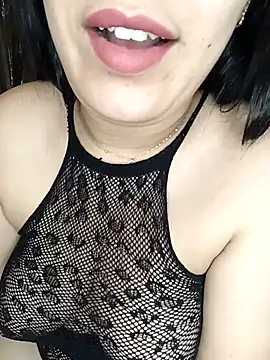 Snapshot of Fatina-arabic chatting on June 2026 02:05:02 PM Fatina-arabic online show from June 2026 02:05:02 PM