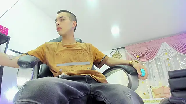 Dereck Boy8 online show from September 2025 09:52:02 PM