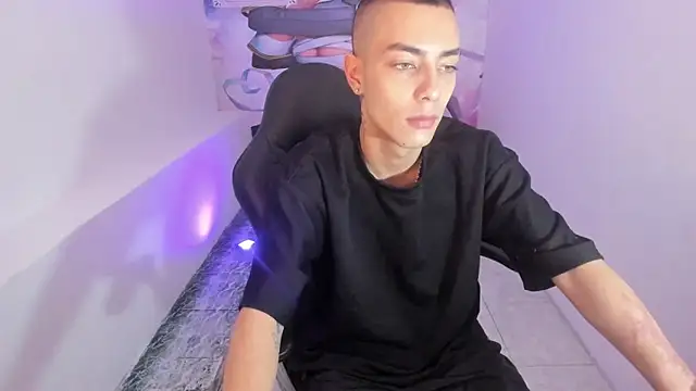 Dereck Boy8 online show from November 2025 08:45:02 PM