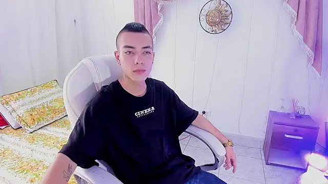 Dereck Boy8 online show from October 2025 09:18:02 PM