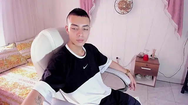 Dereck Boy8 online show from October 2025 08:19:01 PM