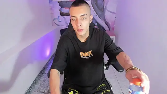 Dereck Boy8 online show from November 2025 08:25:01 PM