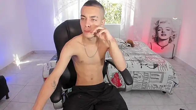 Dereck Boy8 online show from December 2025 07:35:01 PM