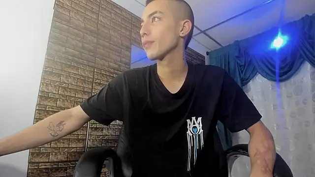 Dereck Boy8 online show from September 2025 10:09:02 PM