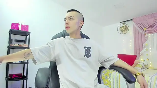 Dereck Boy8 online show from September 2025 08:15:02 PM