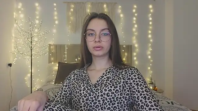 Real cutie1 online show from December 2025 01:57:02 PM