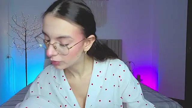 Real cutie1 online show from February 2026 01:55:01 PM