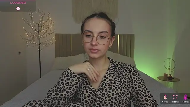 Real cutie1 online show from April 2026 12:43:01 PM