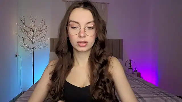 Real cutie1 online show from February 2026 01:57:01 PM