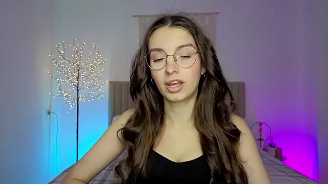 Real cutie1 online show from February 2026 02:06:02 PM