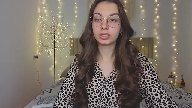 Real cutie1 online show from December 2025 02:01:02 PM