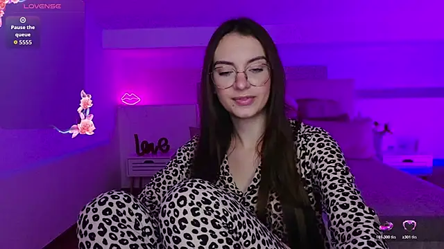 Real cutie1 online show from October 2025 09:25:02 PM