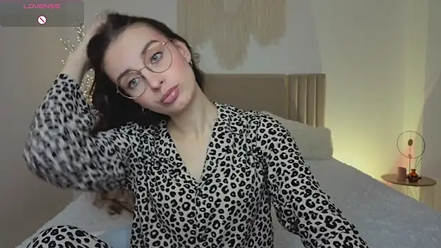 Real cutie1 online show from April 2026 12:53:01 PM