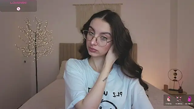 Snapshot of Real_cutie1 chatting on April 2026 12:53:01 PM Real cutie1 online show from April 2026 12:53:01 PM
