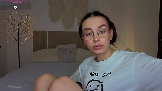 Real cutie1 online show from April 2026 12:51:01 PM