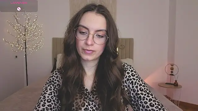 Snapshot of Real_cutie1 chatting on May 2026 02:45:01 PM Real cutie1 online show from May 2026 02:45:01 PM