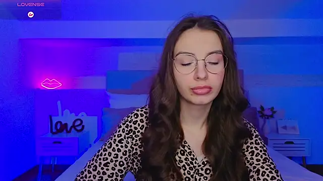 Real cutie1 online show from November 2025 09:08:02 PM