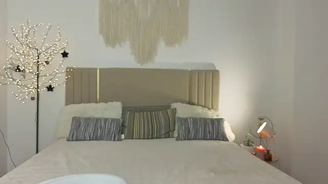 Real cutie1 online show from February 2026 01:55:01 PM