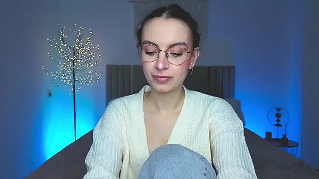 Real cutie1 online show from March 2026 01:44:01 PM