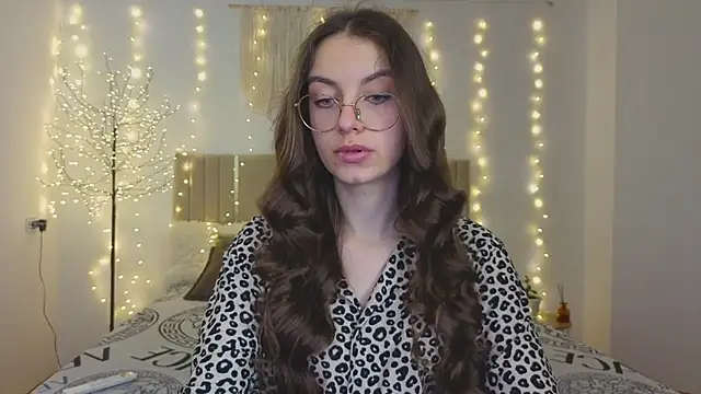 Real cutie1 online show from December 2025 01:27:01 PM