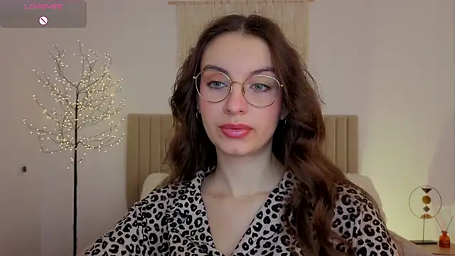 Snapshot of Real_cutie1 chatting on May 2026 12:56:01 PM Real cutie1 online show from May 2026 12:56:01 PM