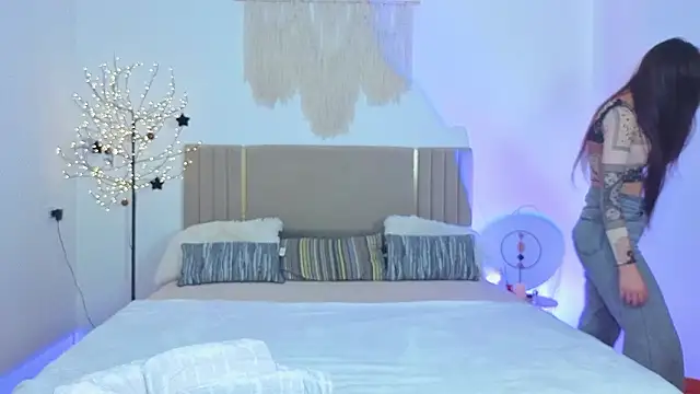 Real cutie1 online show from February 2026 01:53:01 PM