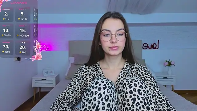 Real cutie1 online show from October 2025 08:46:02 PM