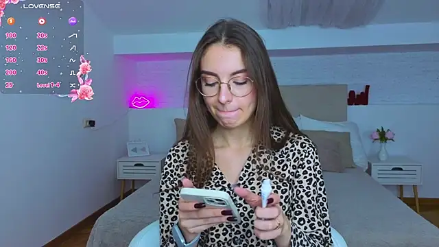 Real cutie1 online show from September 2025 09:54:02 PM
