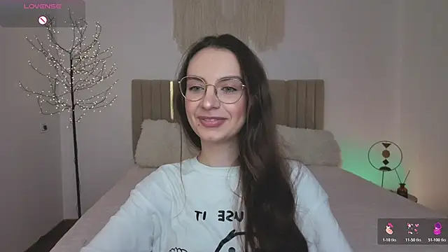 Snapshot of Real_cutie1 chatting on April 2026 05:30:01 PM Real cutie1 online show from April 2026 05:30:01 PM