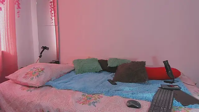 lanastone86 online show from November 2025 01:15:01 PM