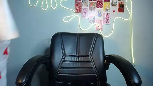 kiara 1122 online show from February 2026 09:12:01 PM