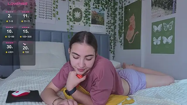 Ashley Pierce online show from September 2025 08:37:01 AM