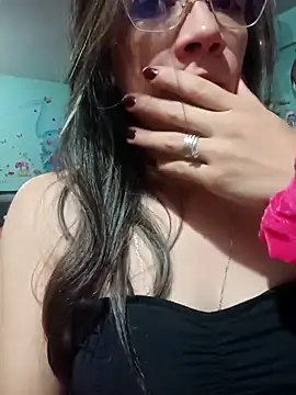 Chriss girl of imaginatio online show from November 2025 02:01:01 AM
