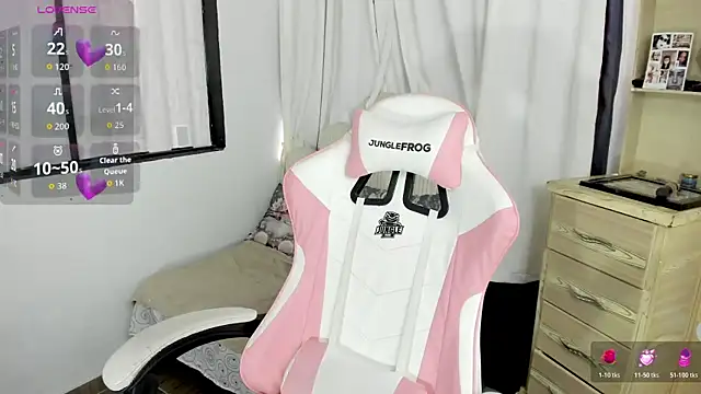 Snapshot of megan_foz chatting on February 2026 05:53:01 PM megan foz online show from February 2026 05:53:01 PM