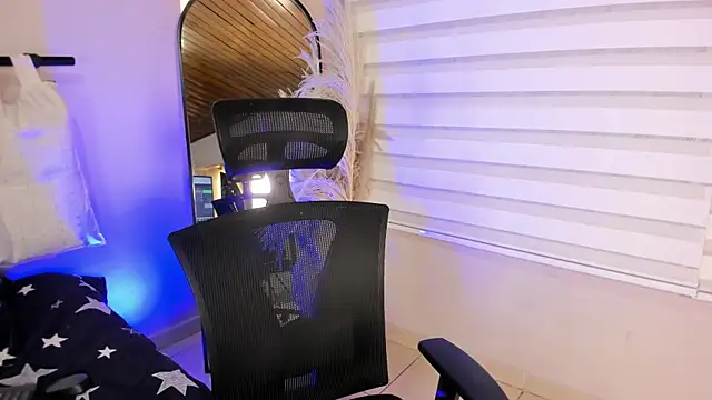 Snapshot of Rachell_criss chatting on October 2025 04:11:02 AM Rachell criss online show from October 2025 04:11:02 AM