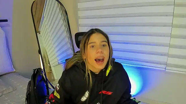 Snapshot of Rachell_criss chatting on November 2025 04:01:01 AM Rachell criss online show from November 2025 04:01:01 AM