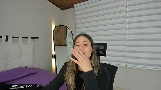 Snapshot of Rachell_criss chatting on December 2025 03:51:02 AM Rachell criss online show from December 2025 03:51:02 AM