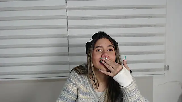 Snapshot of Rachell_criss chatting on November 2025 03:51:02 AM Rachell criss online show from November 2025 03:51:02 AM