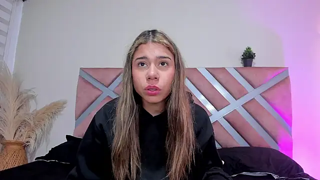 Rachell criss online show from June 2026 04:23:02 AM