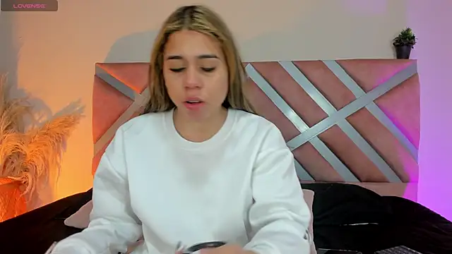 Rachell criss online show from May 2026 03:58:02 AM