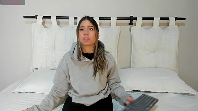 Rachell criss online show from January 2026 04:16:02 AM