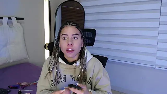 Rachell criss online show from October 2025 06:48:02 AM