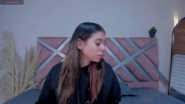 Rachell criss online show from March 2026 04:35:02 AM