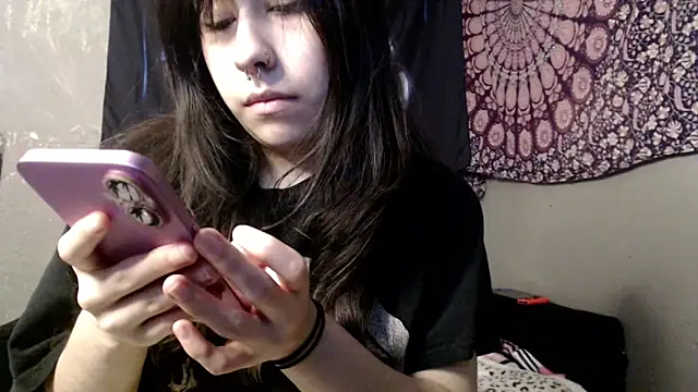 Snapshot of London_Ray chatting on June 2026 10:37:01 PM London Ray online show from June 2026 10:37:01 PM