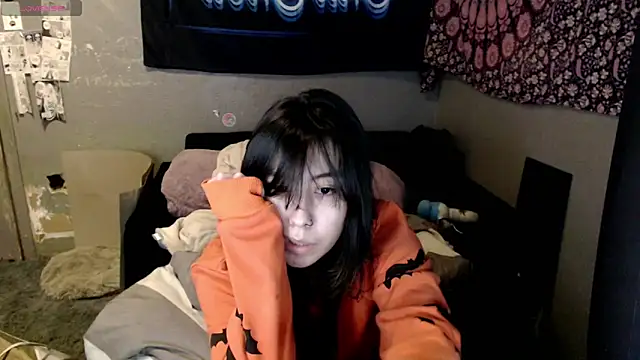 London Ray online show from October 2025 05:43:02 AM