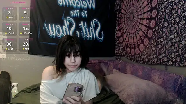 London Ray online show from October 2025 05:44:01 AM