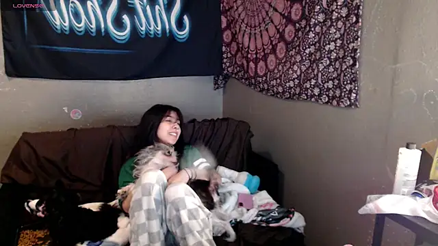 London Ray online show from April 2026 11:01:01 PM